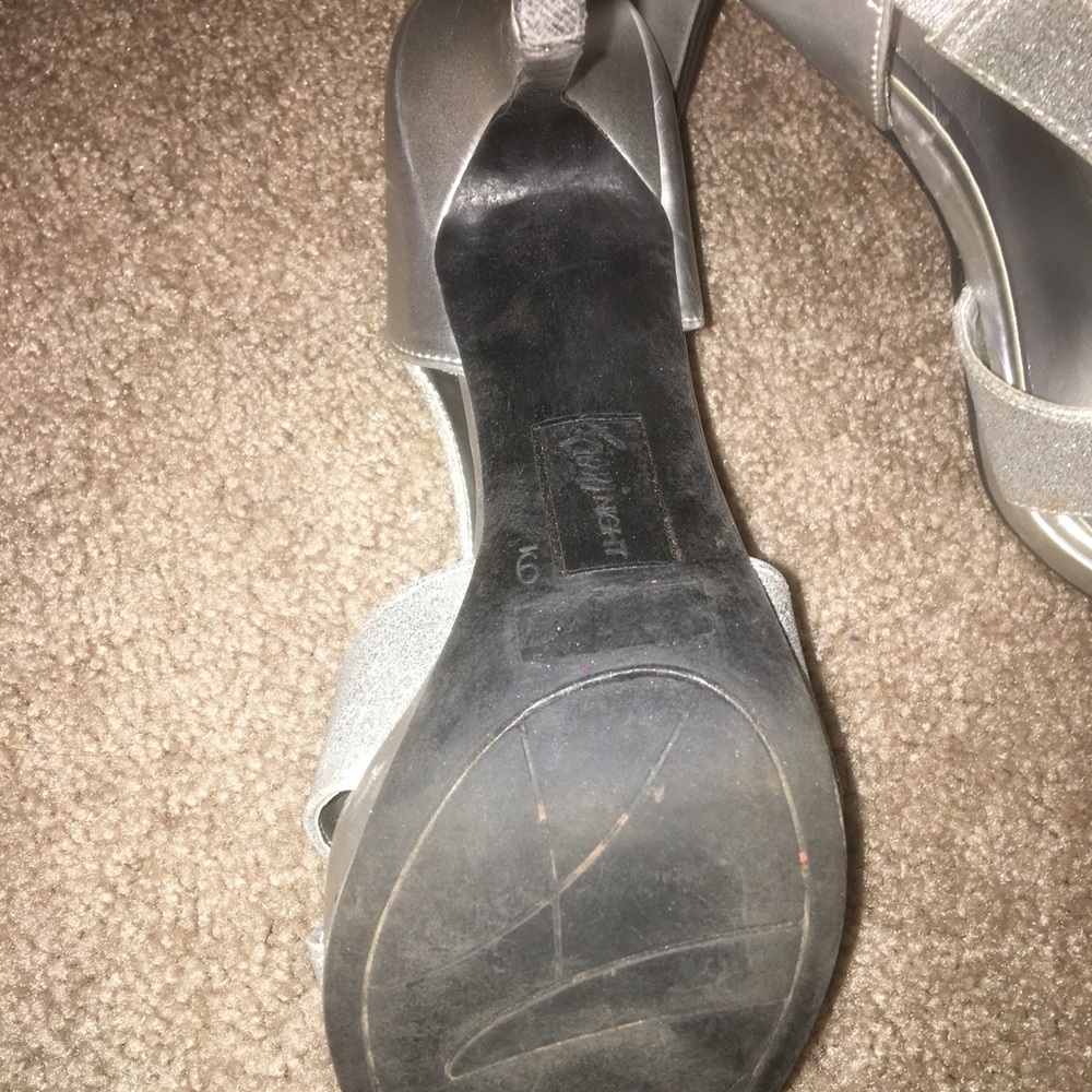 Silver Pumps - Picture 3 of 3
